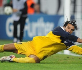 开云官网-萨拉赫爆发，拜仁稳稳拿下厄瓜多尔，绿茵场上的南橘北枳与足球文明的双向奔赴